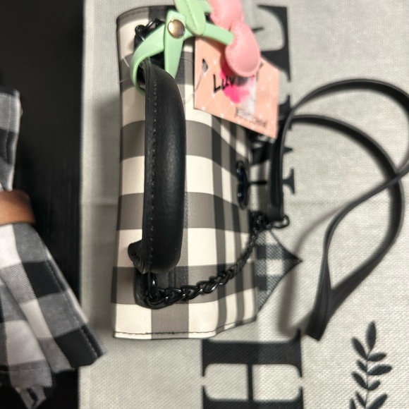 Betsey Johnson Mini Evie Black Plaid Crossbody with Pink Charm NWT - Picture 3 of 6